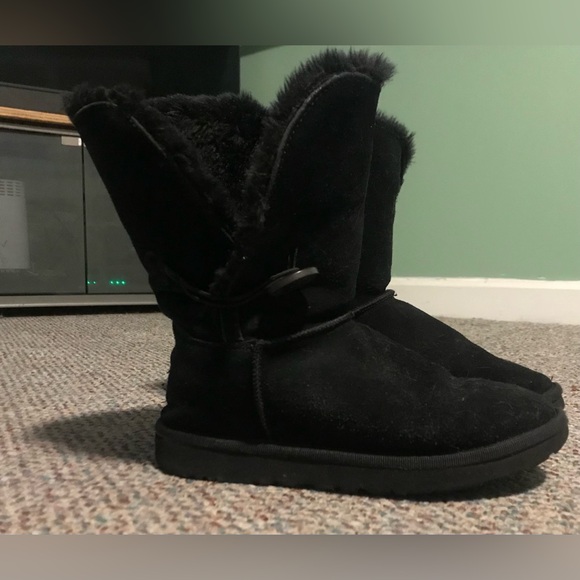 UGG Shearling Black boot with side button - Picture 1 of 5